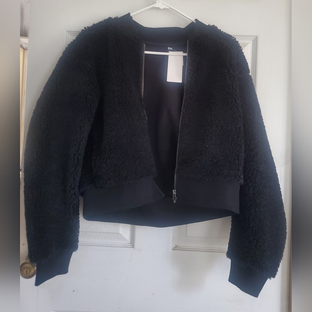 Uniqlo Black Sherpa Cropped Zip-Front Jacket, Size Smalll NWT